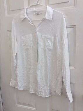 beachlunchlounge White Relaxed Button-Front Pocket Blouse